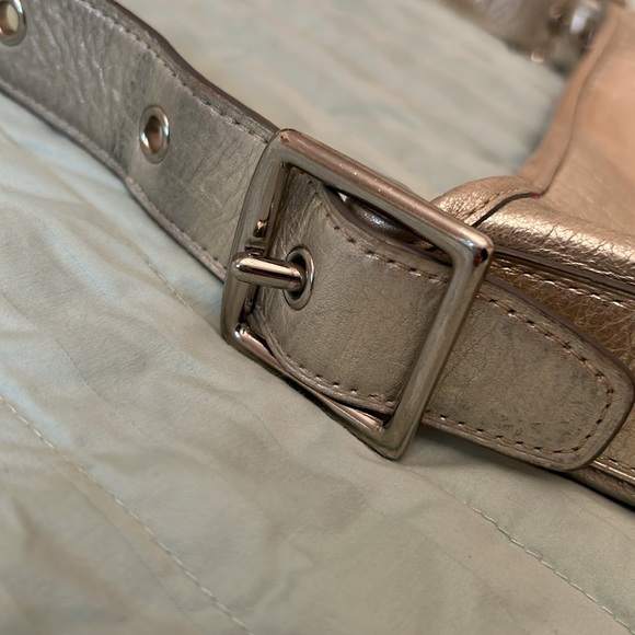 COACH METALLIC GOLD SHIMMER LEATHER BUCKET BAG, Gold Shimmer Coach Purse - Picture 10 of 14